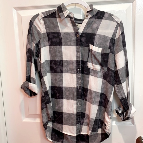 Hollister Tops - Black and white checkered flannel